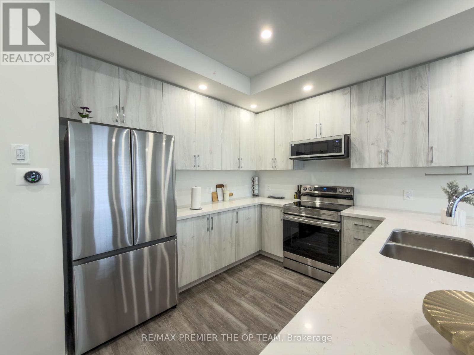 Townhouse at 22 PIERRE BERTON BOULEVARD, Vaughan