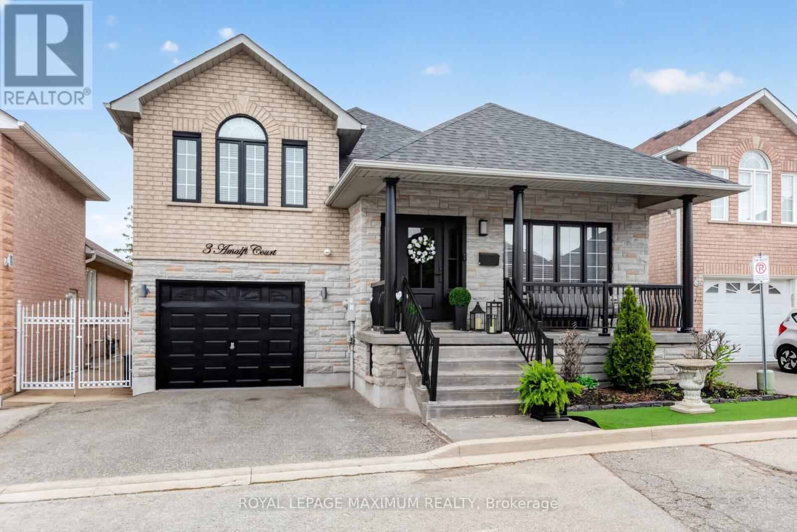 Detached at 3 AMALFI COURT, Vaughan (West Woodbridge)