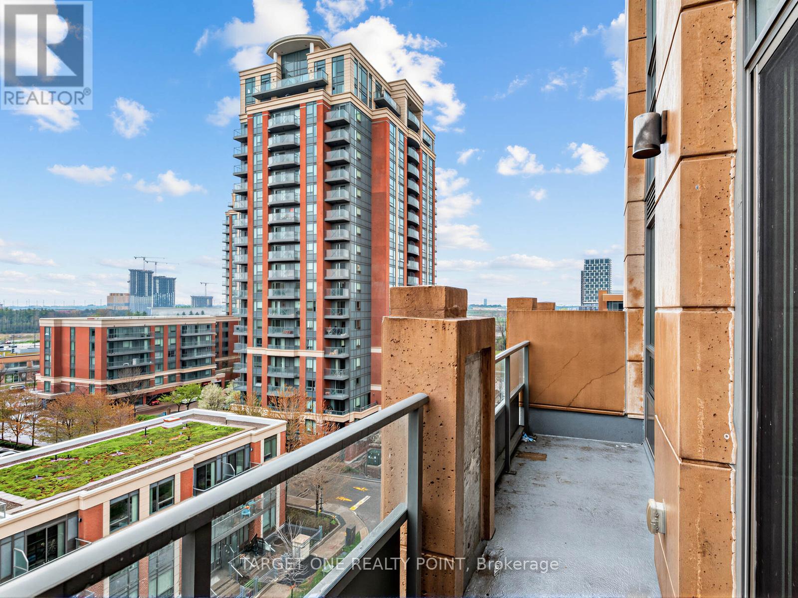 Apartment at RG20 - 28 UPTOWN DRIVE, Markham (Unionville)