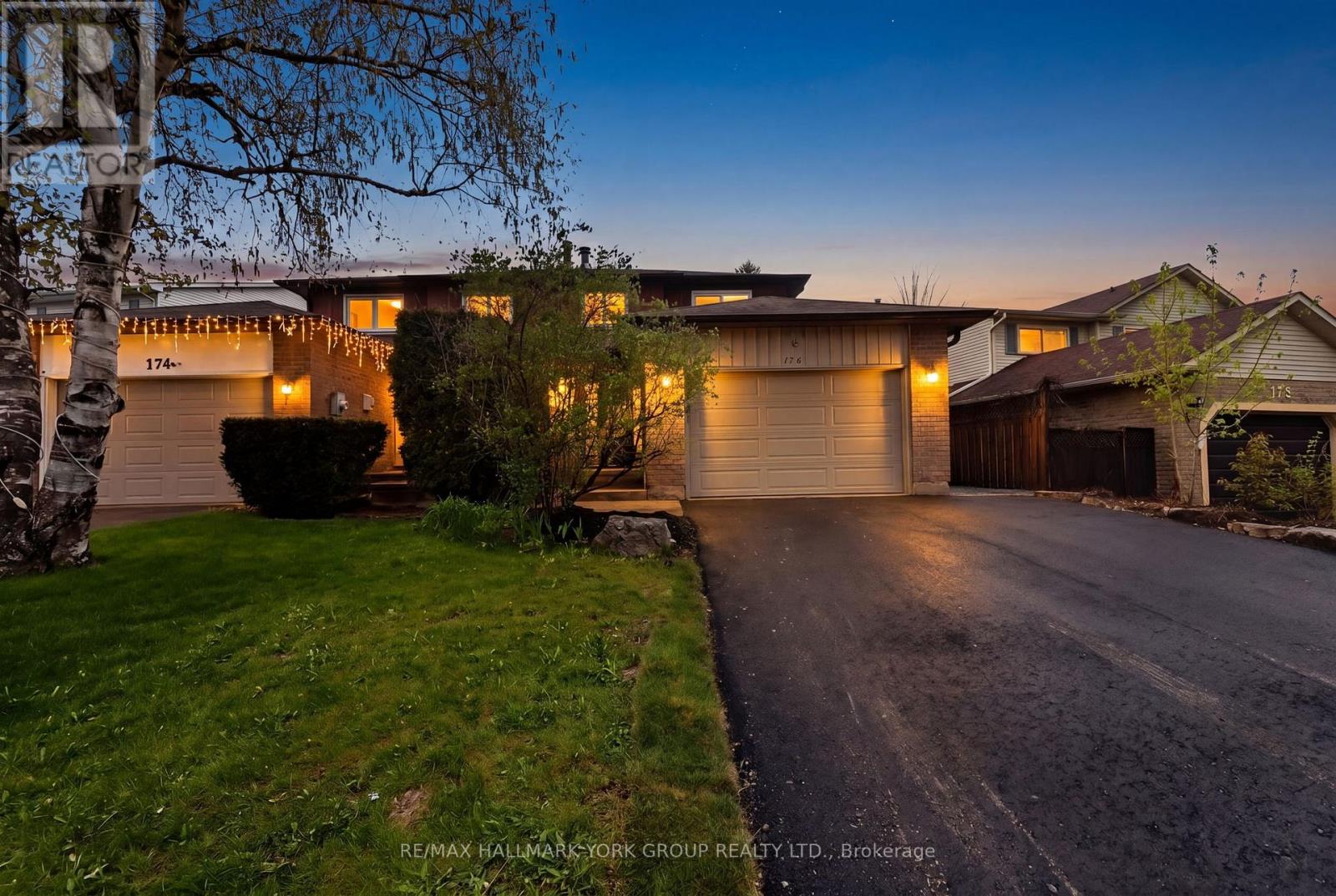 Semi-Detached/Link at 176 SPRUCE STREET, Aurora (Aurora Village)