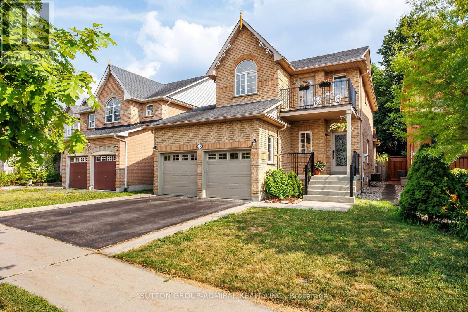 Detached at 39 ENGLISH OAK DRIVE, Richmond Hill (Oak Ridges Lake Wilcox)