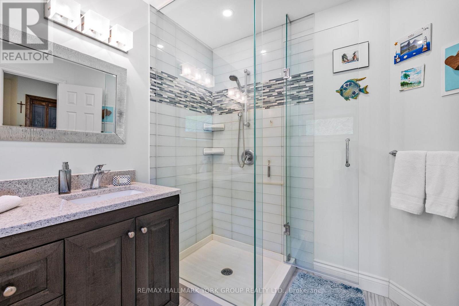 Detached at 14 ANCHOR COURT, East Gwillimbury