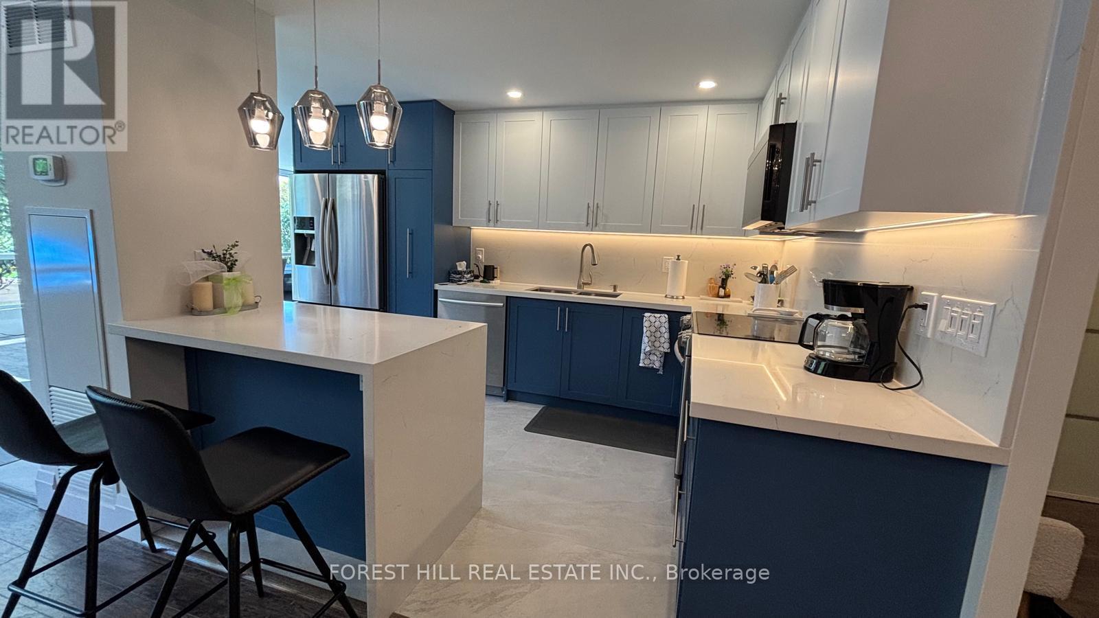 Apartment at 110 - 20 HARDING BOULEVARD W, Richmond Hill (North Richvale)