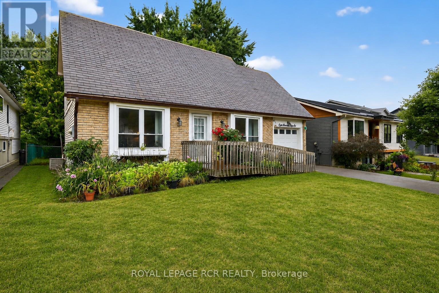 Detached at 856 MAGNOLIA AVENUE, Newmarket (Huron Heights-Leslie Valley)