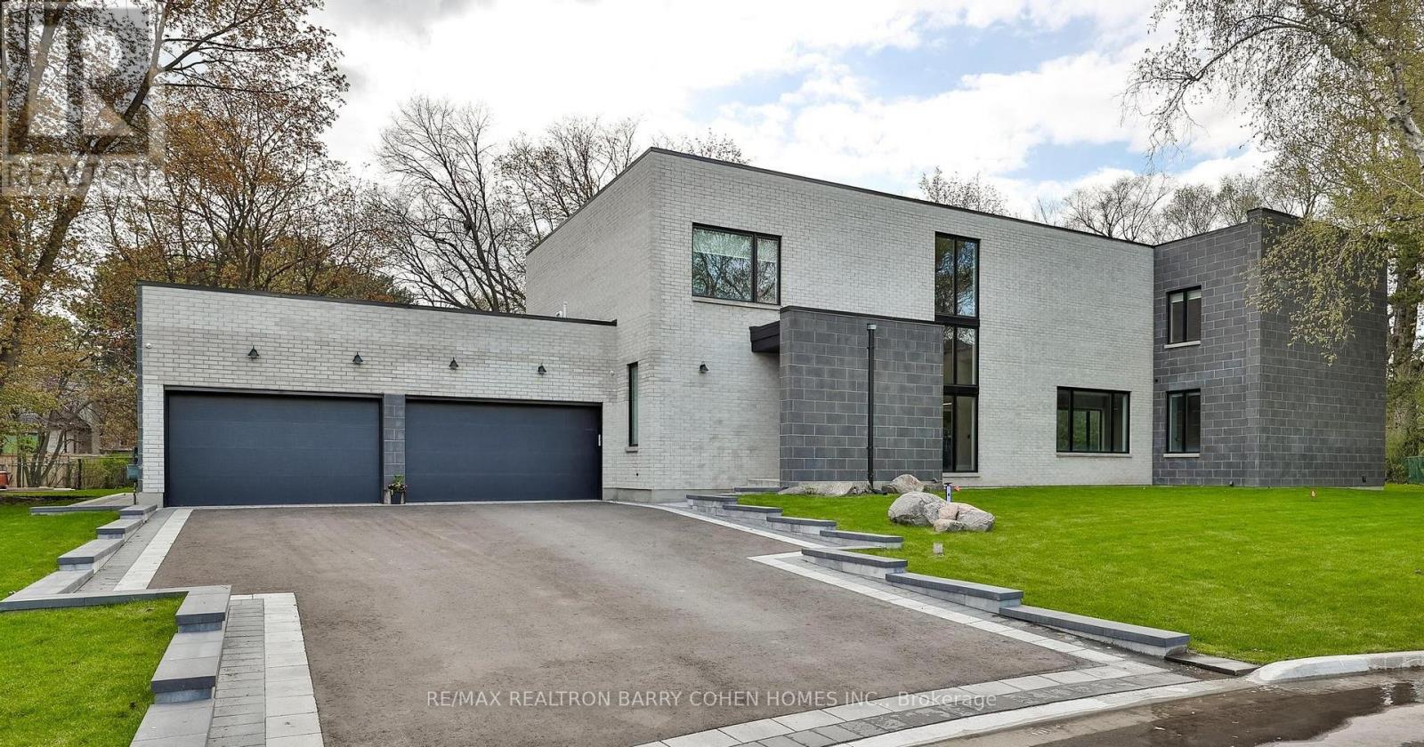 Detached at 4 SUNFLOWER COURT, Markham (Bayview Glen)