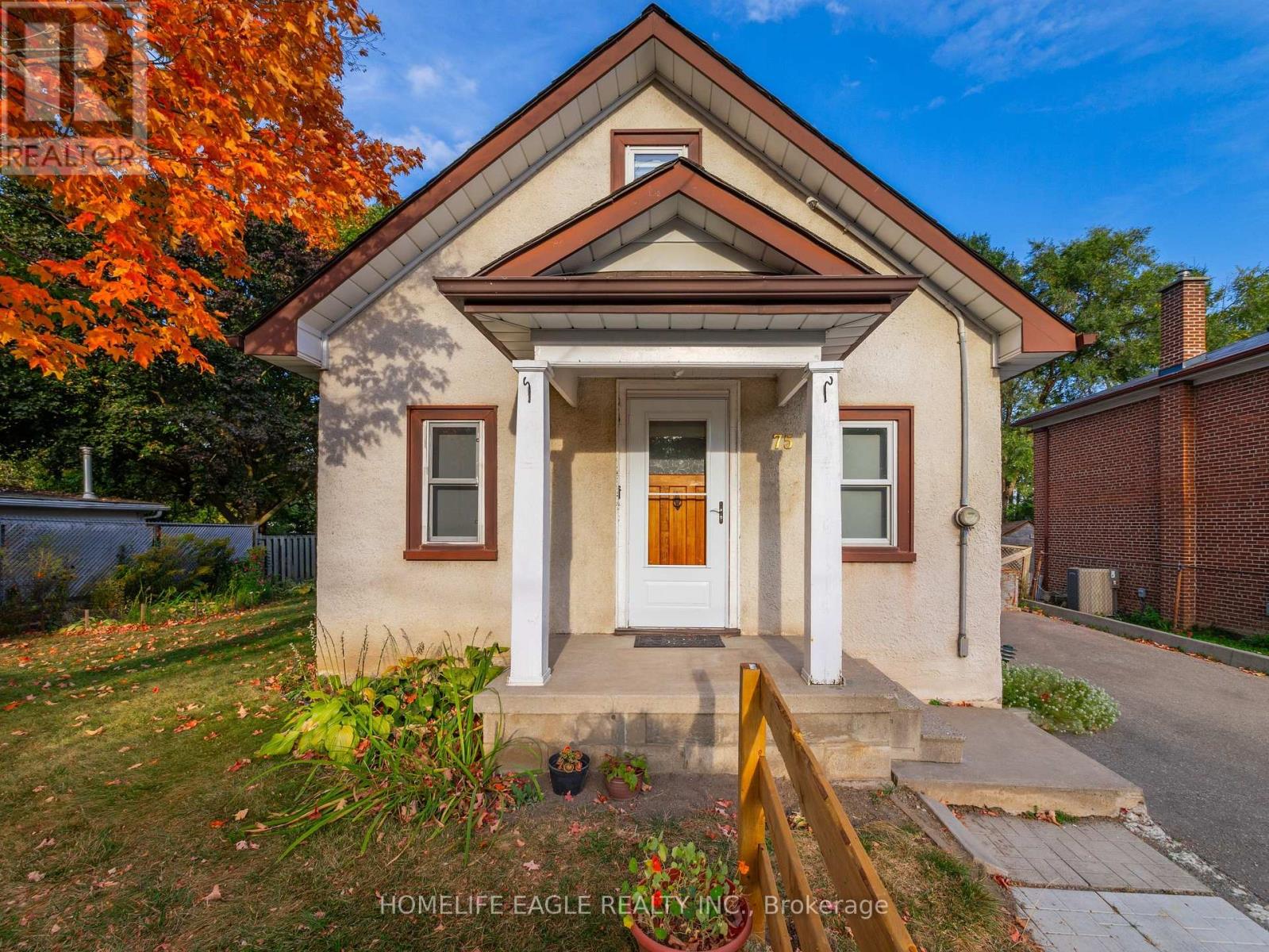 Detached at 75 DENNE BOULEVARD, Newmarket (Bristol-London)