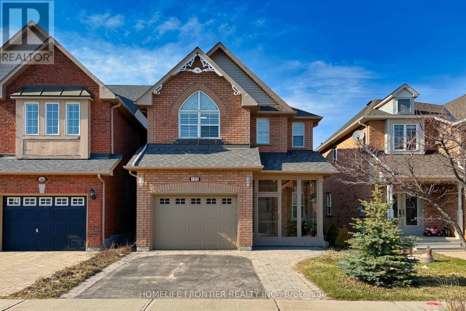 Detached at 102 ANTIQUE DRIVE, Richmond Hill (Oak Ridges Lake Wilcox)