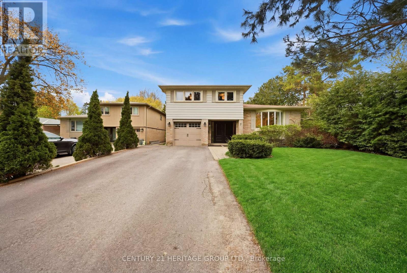Detached at 7 CEDAR CRESCENT, Aurora (Aurora Village)