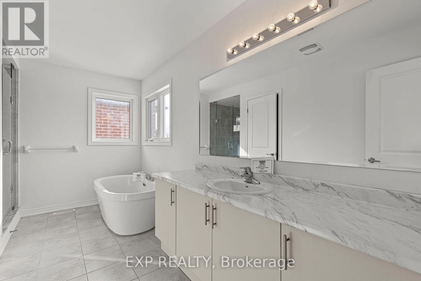Detached at 52 BAYCROFT BOULEVARD, Essa