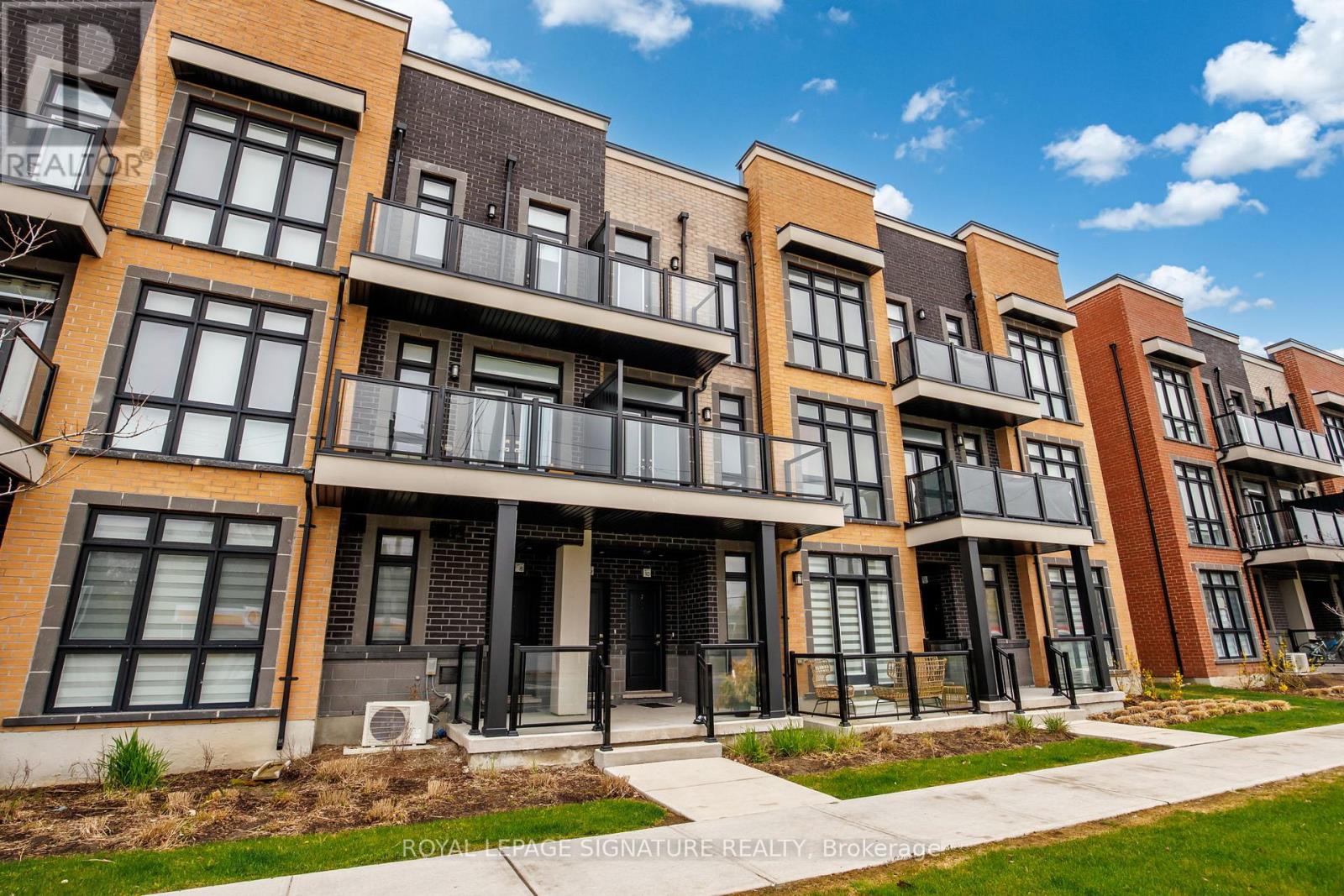 Townhouse at 9 - 12860 YONGE STREET, Richmond Hill (Oak Ridges)