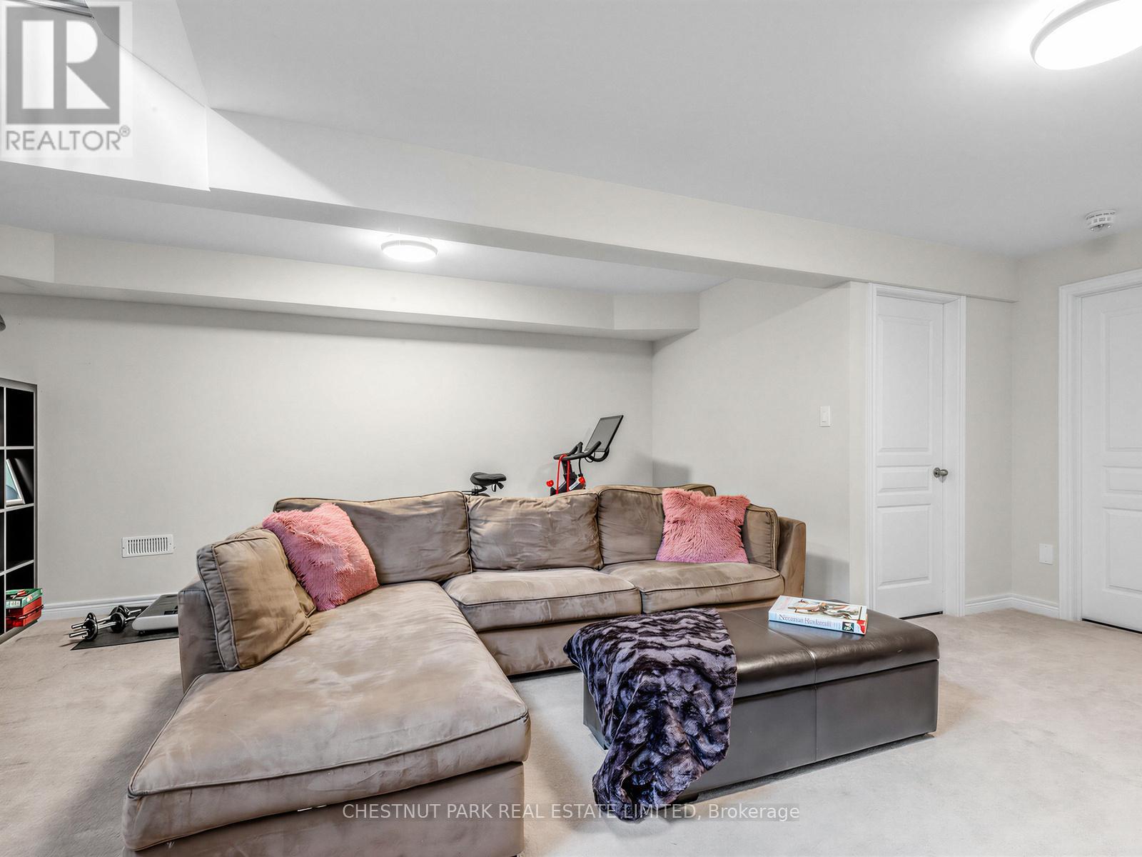 Townhouse at 11 CONSTABLE STREET, Aurora