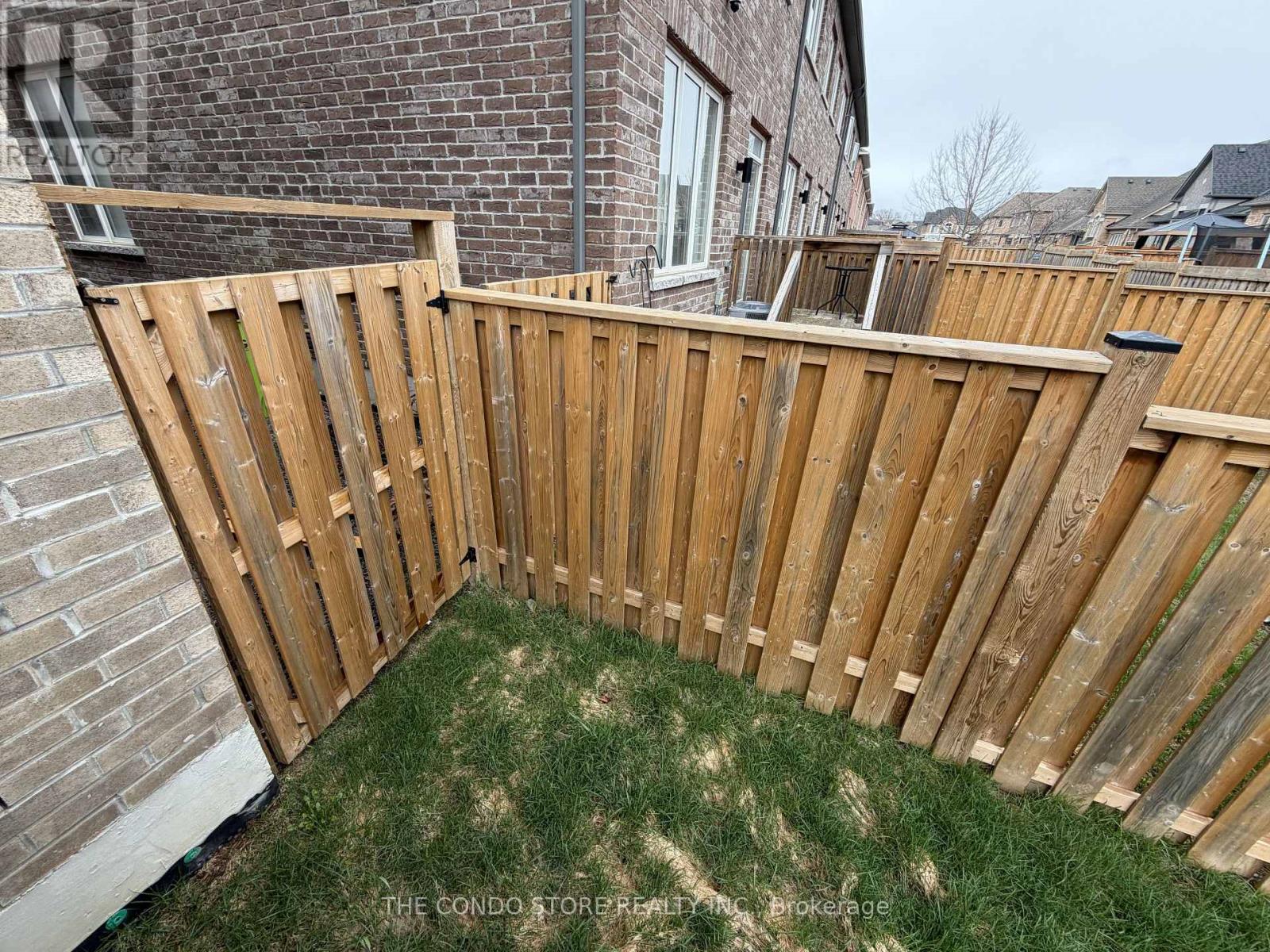 Townhouse at 134 MAGUIRE ROAD N, Newmarket