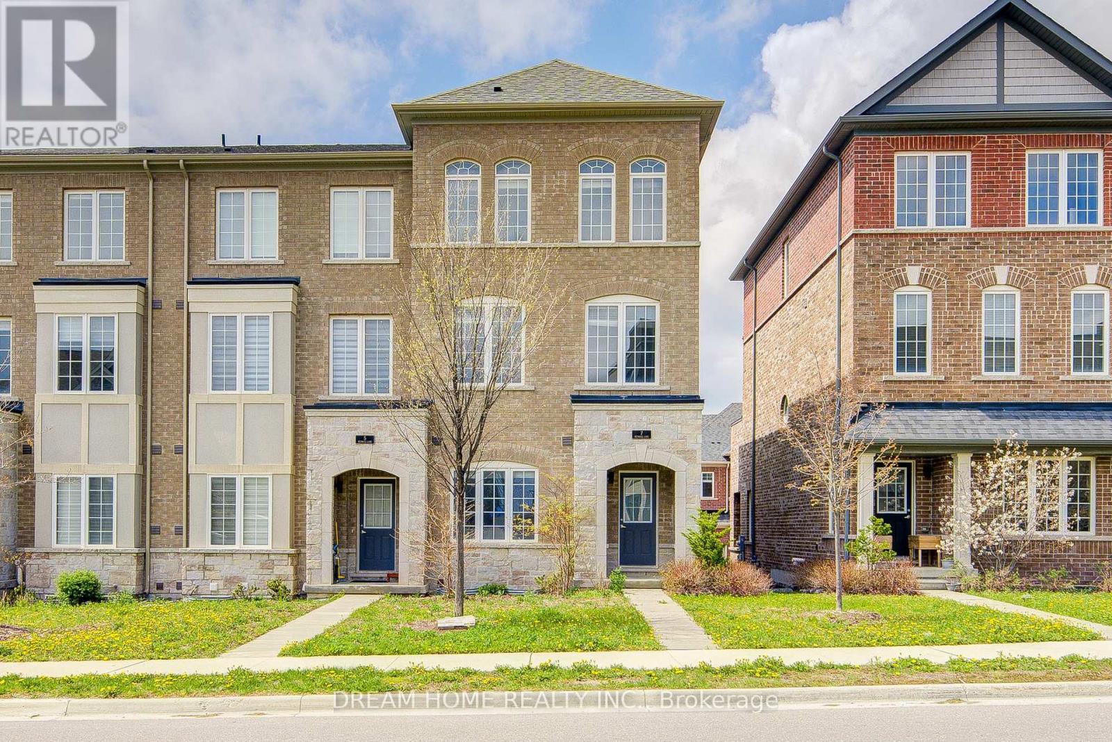 Townhouse at 7 HESWALL LANE, Newmarket (Glenway Estates)