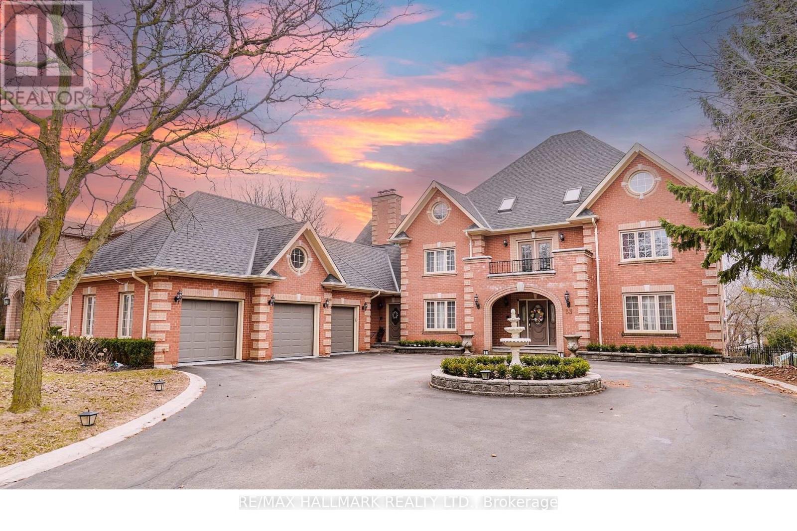 Detached at 33 OATLANDS CRESCENT, Richmond Hill (Mill Pond)