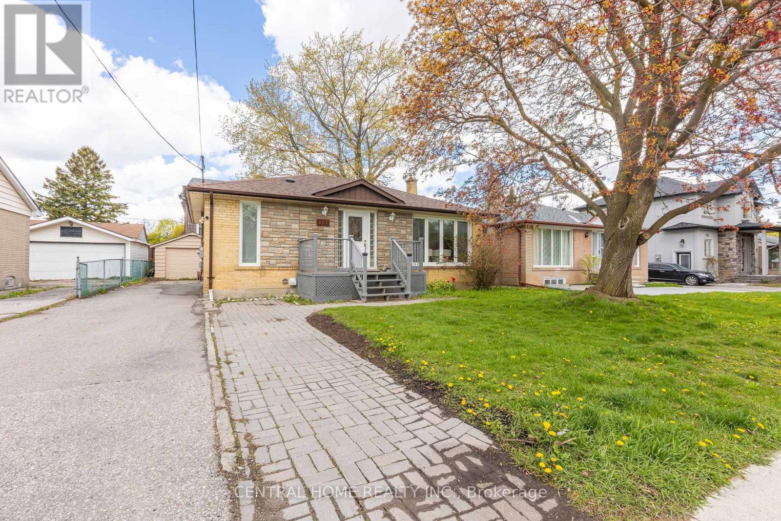 Detached at 307 BOISDALE AVENUE, Richmond Hill (Harding)