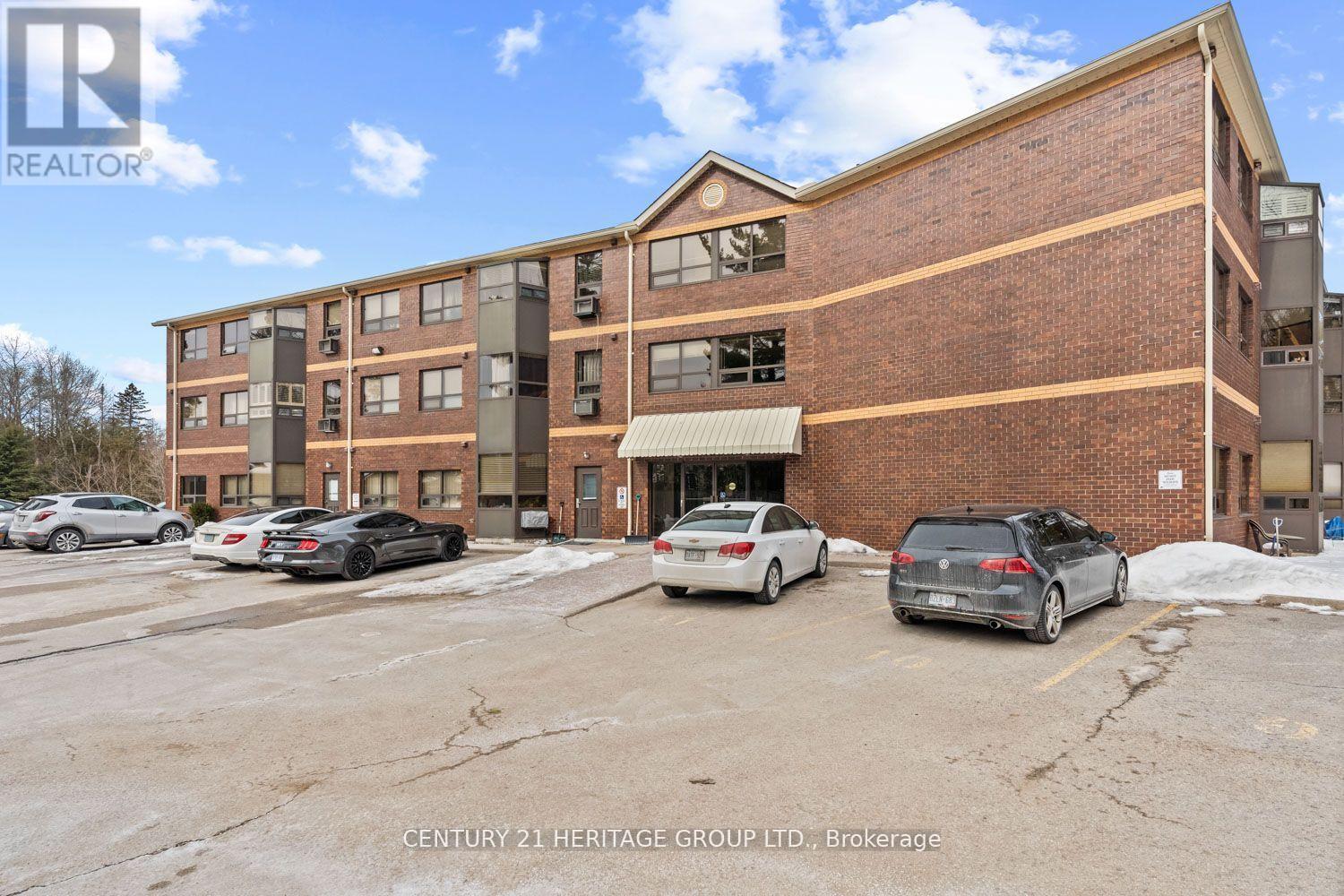 Apartment at 105 - 166 OLIVE STREET, East Gwillimbury (Holland Landing)