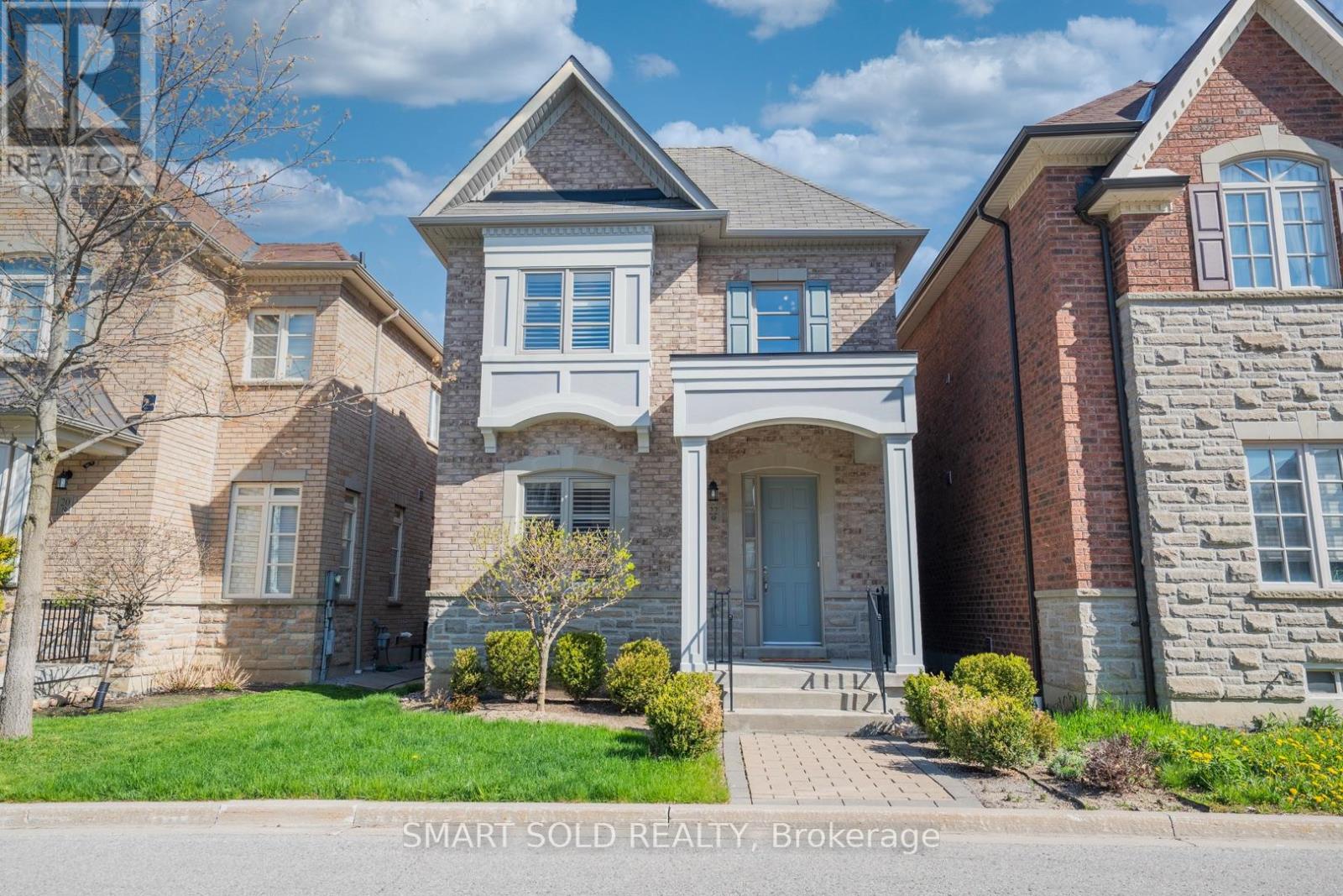 Detached at 22 MAYAPPLE LANE N, Richmond Hill (Oak Ridges Lake Wilcox)