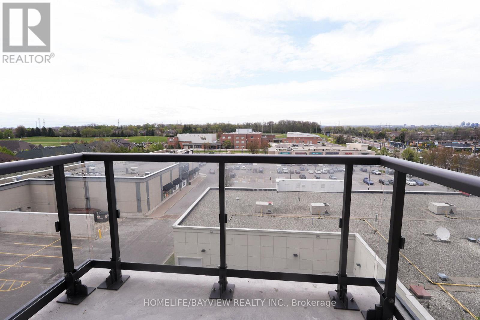 Apartment at 603 - 8 BEVERLEY GLEN BOULEVARD, Vaughan