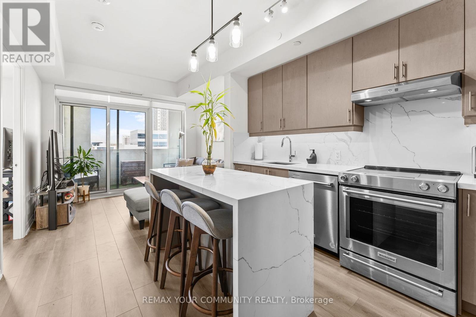 Apartment at 429 - 9000 JANE STREET, Vaughan (Vellore Village)