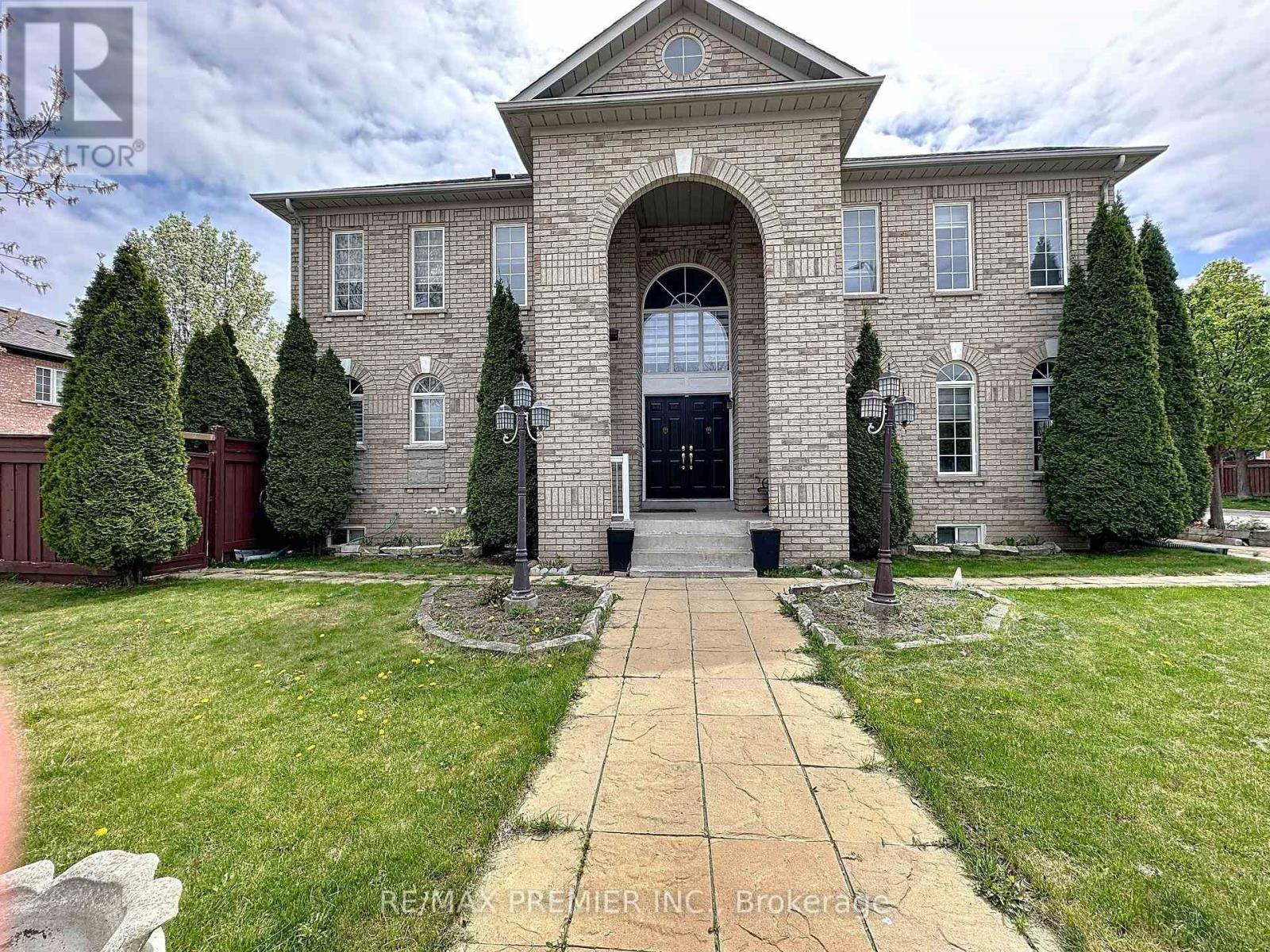 Detached at 129 LEDGE ROCK DRIVE, Vaughan (Vellore Village)