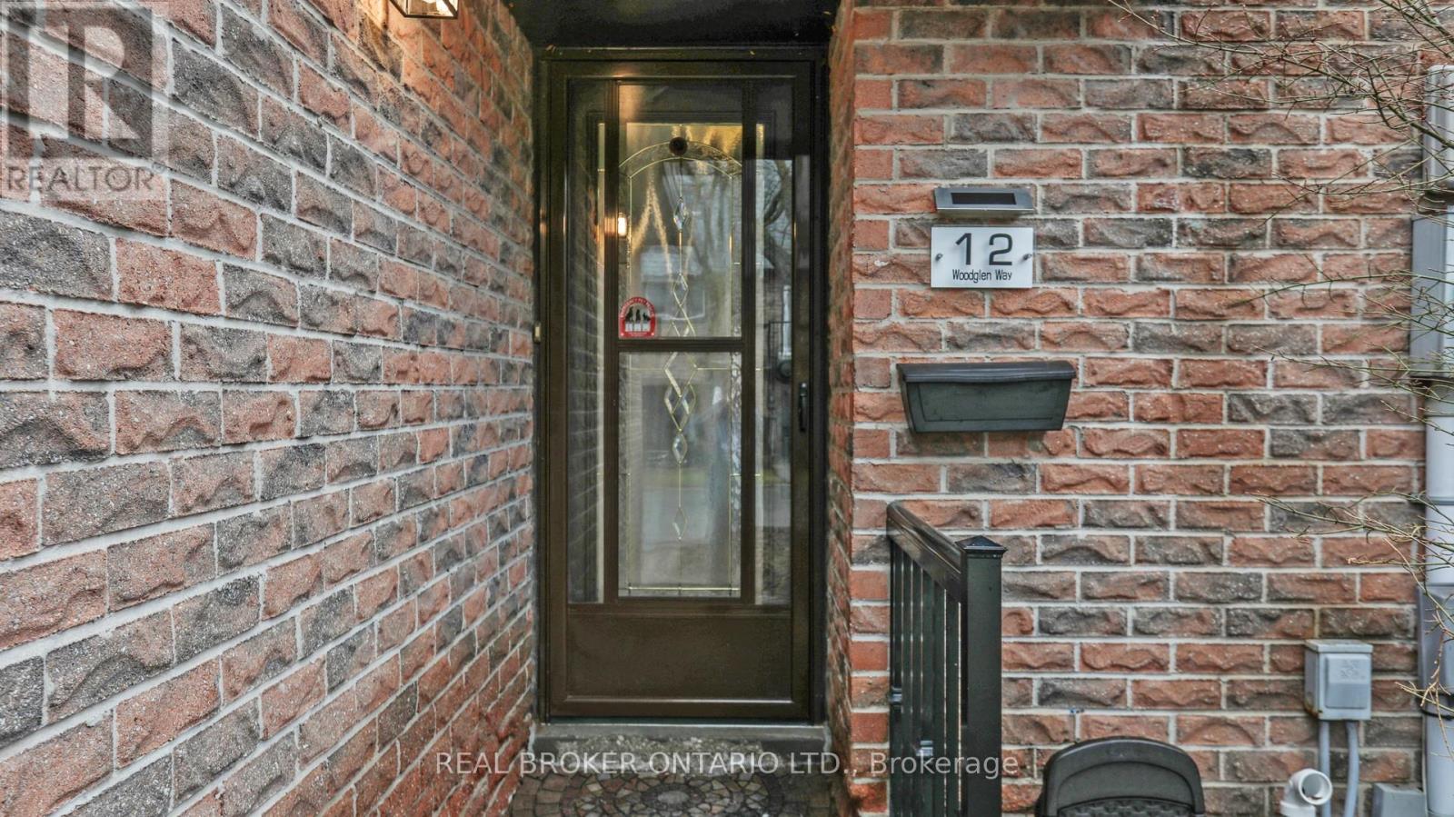 Townhouse at 12 WOODGLEN WAY, Markham (Unionville)