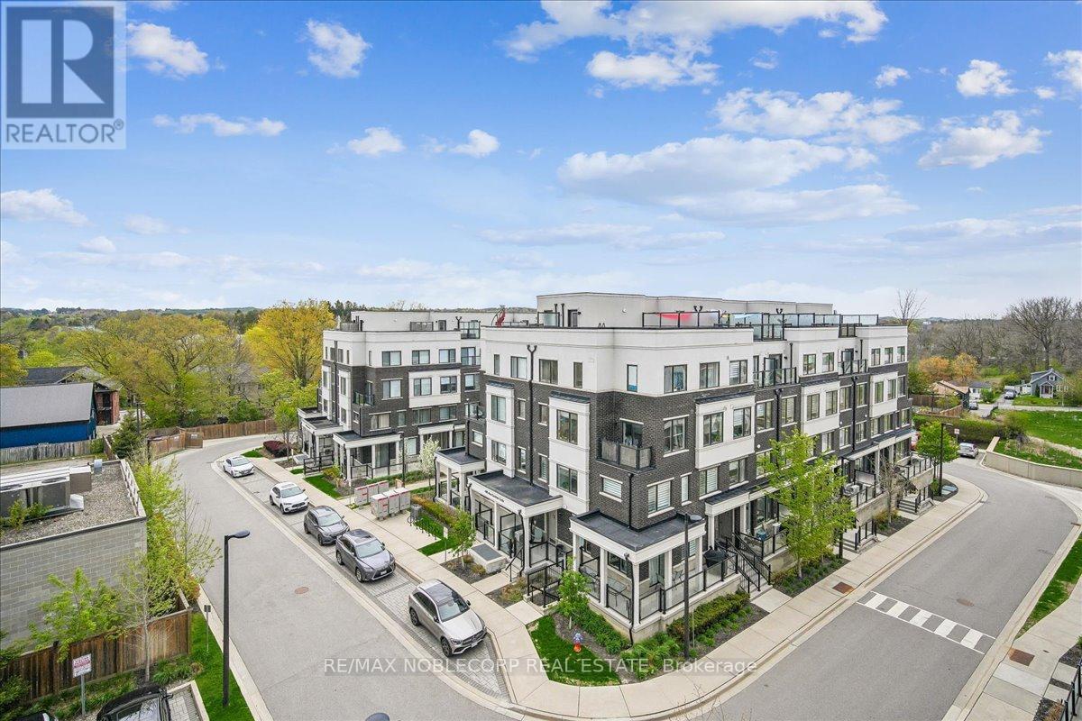 Townhouse at 116 - 600 ALEX GARDNER CIRCLE, Aurora