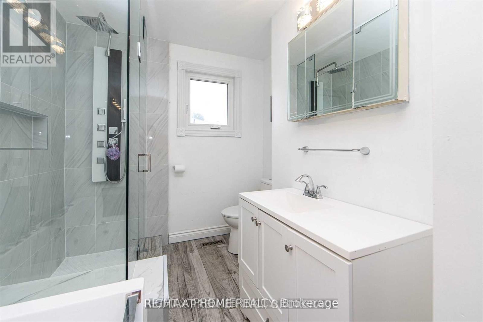 Detached at MAIN - 376 KELLY CRESCENT, Newmarket