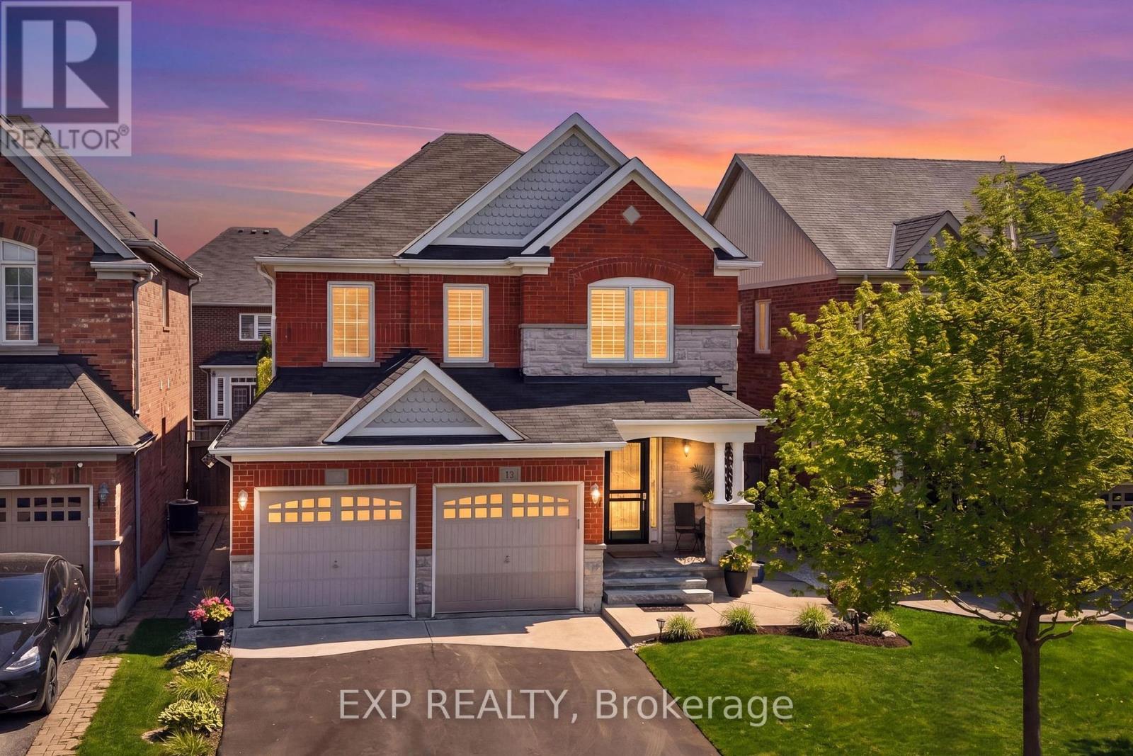 Detached at 15 GREEN DARNER TRAIL, Bradford West Gwillimbury (Bradford)