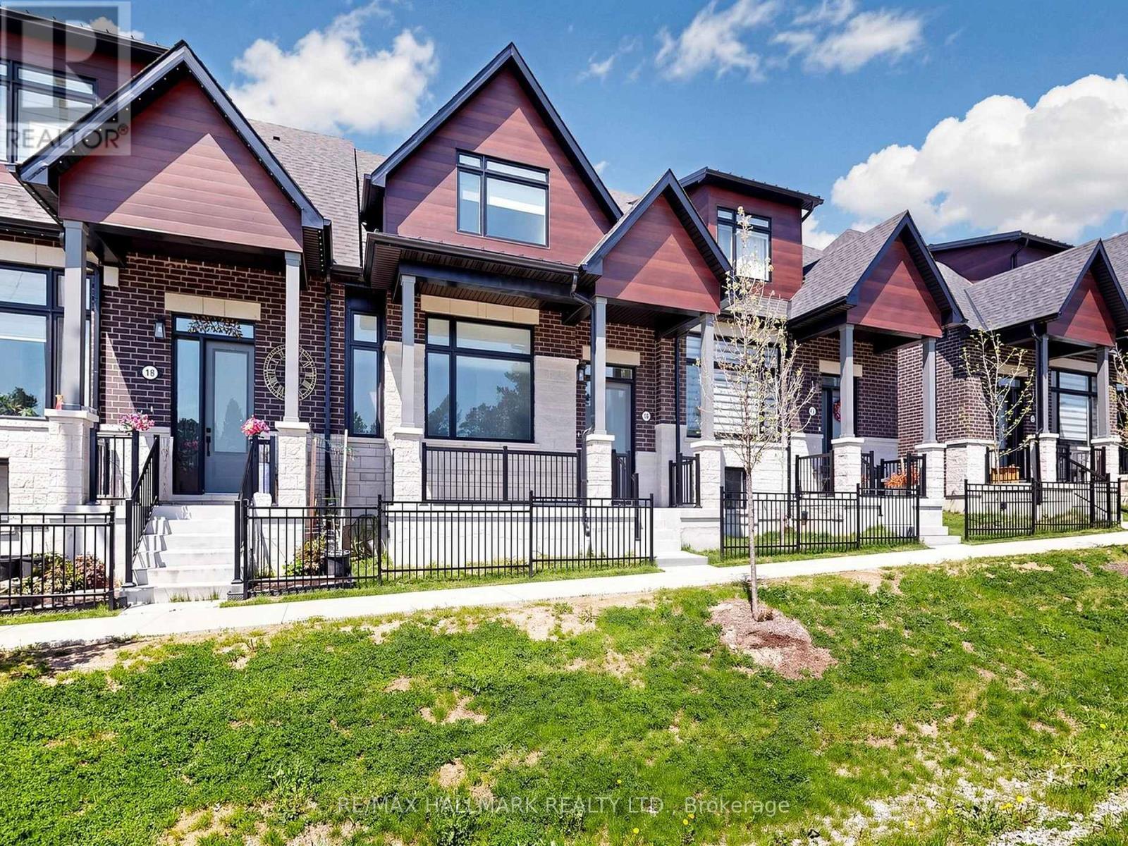 Townhouse at 16 VERN ROBERTSON GATE, Uxbridge