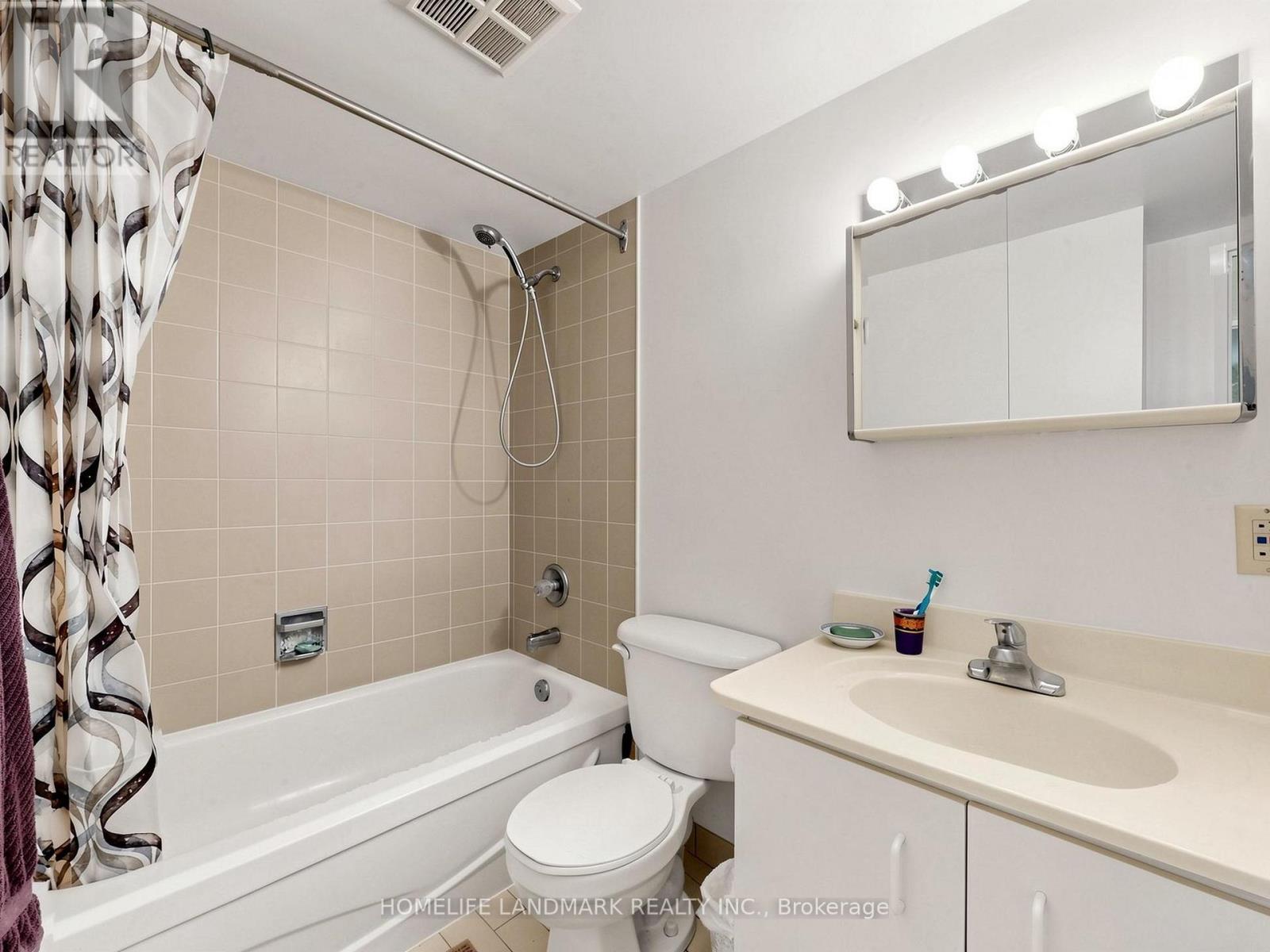 Apartment at 621 - 326 MAJOR MACKENZIE DRIVE E, Richmond Hill