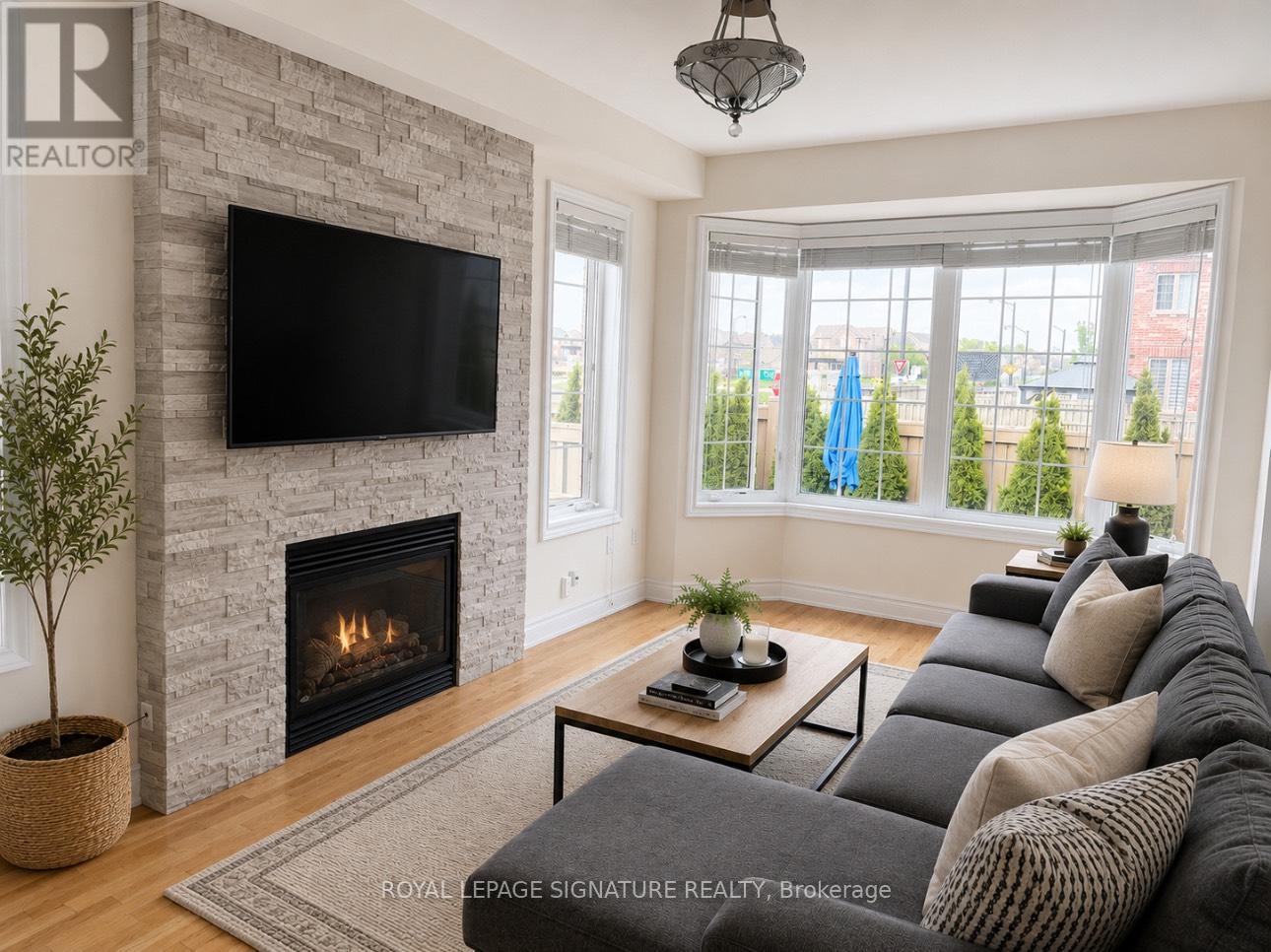 Detached at 45 PELHAM DRIVE, Vaughan (Kleinburg)