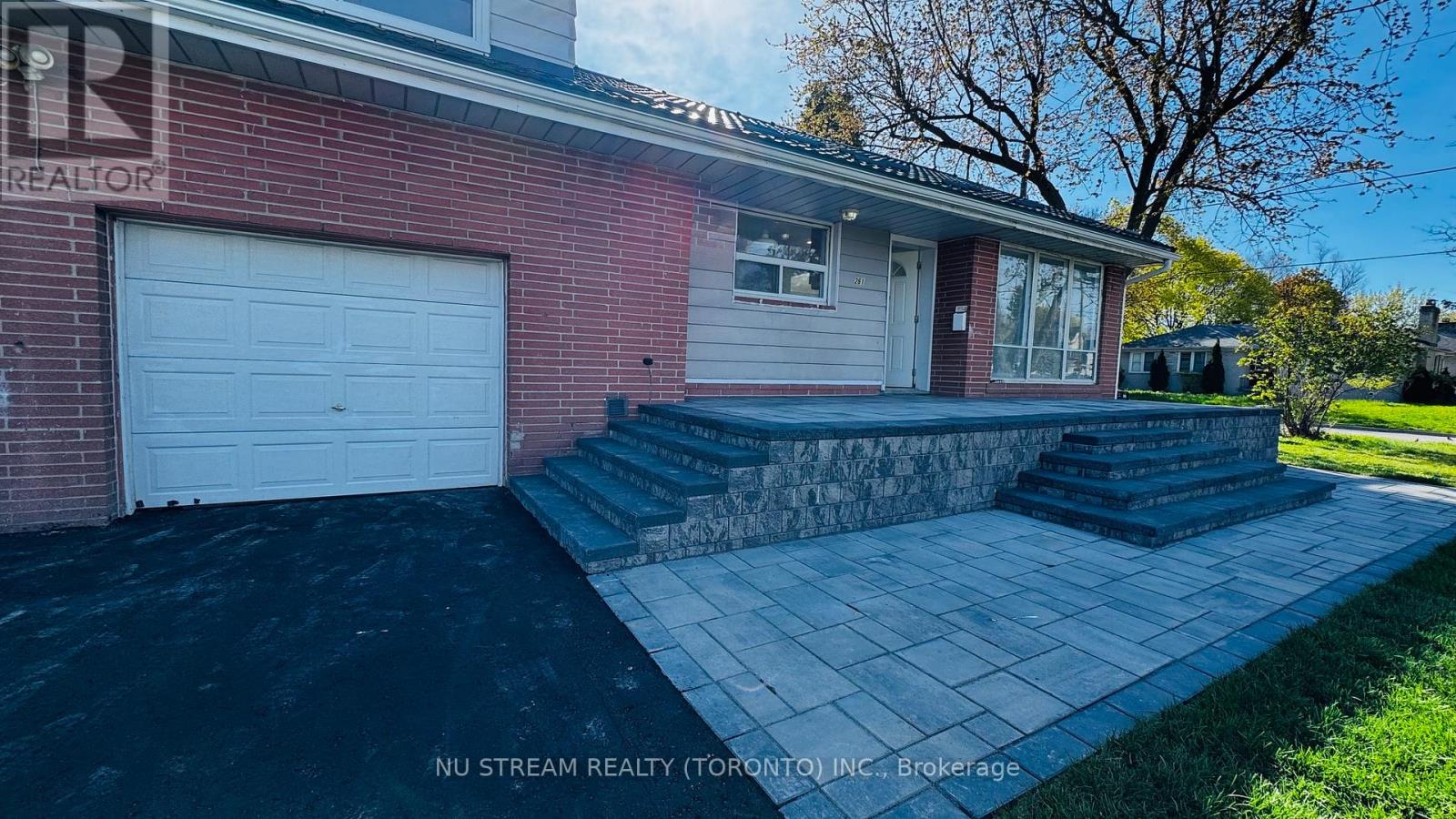 Detached at 261 ESSEX AVENUE, Richmond Hill