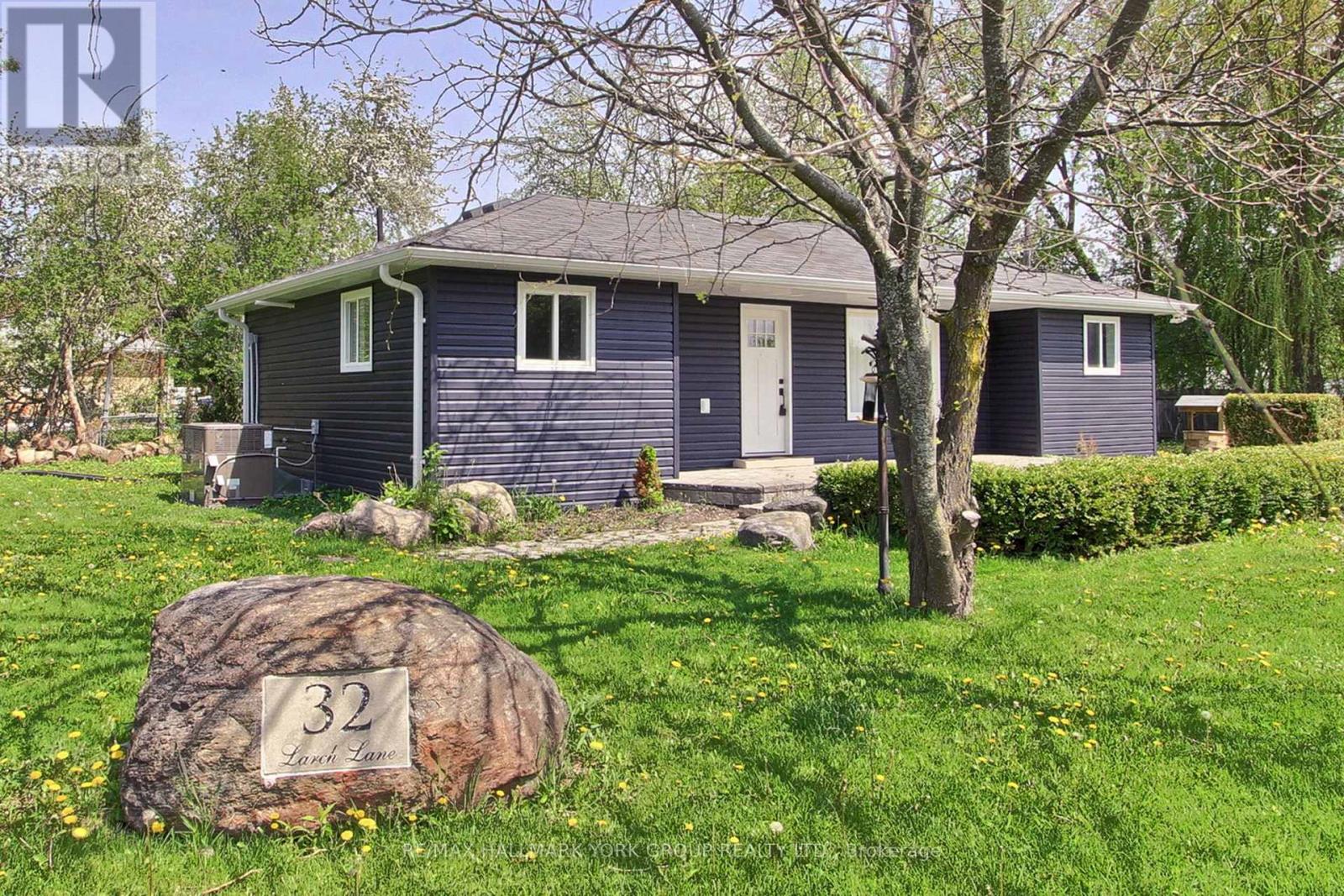 Detached at 32 LARCH LANE, Georgina (Virginia)