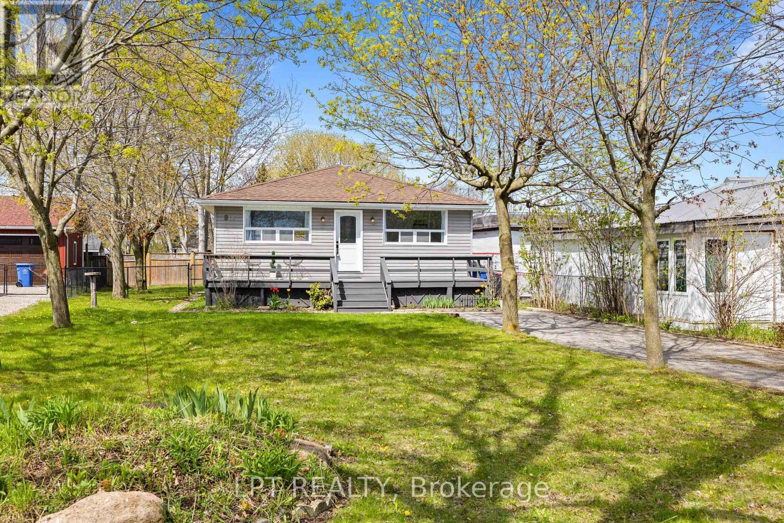 Detached at 818 POPLAR AVENUE, Georgina (Historic Lakeshore Communities)