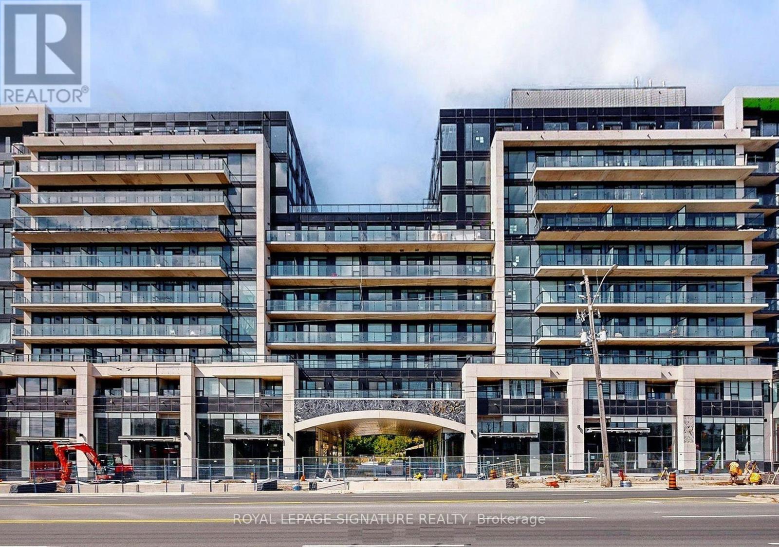 Apartment at 215 - 8188 YONGE STREET, Vaughan (Uplands)