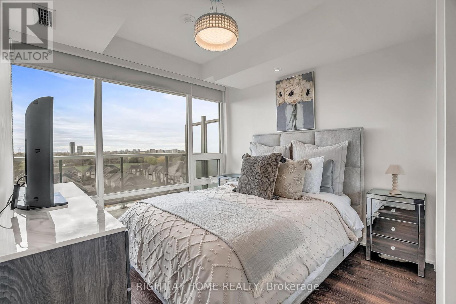 Apartment at 810 - 4800 HIGHWAY 7, Vaughan