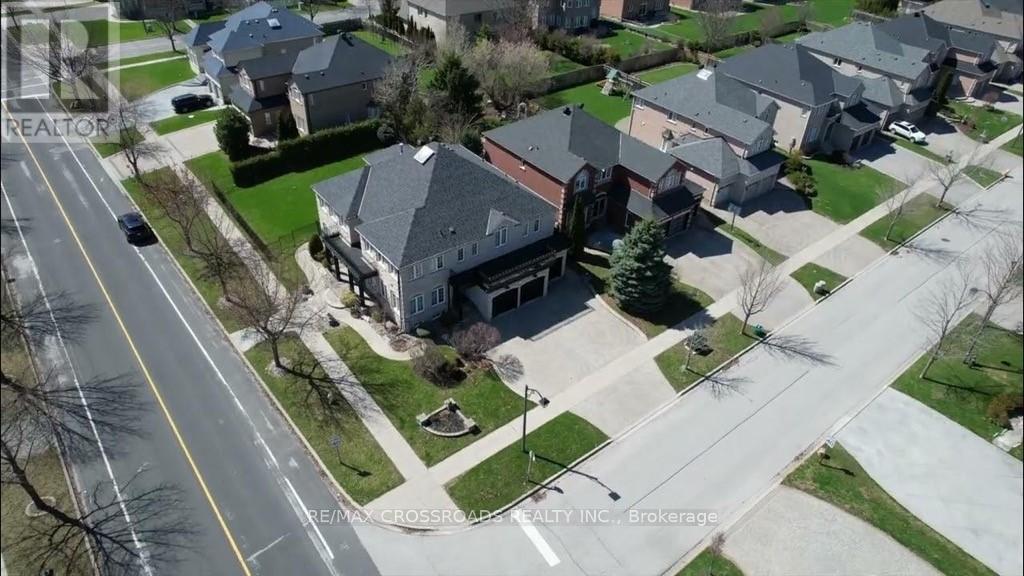 Detached at 2 MUMBERSON COURT, Markham (Cachet)