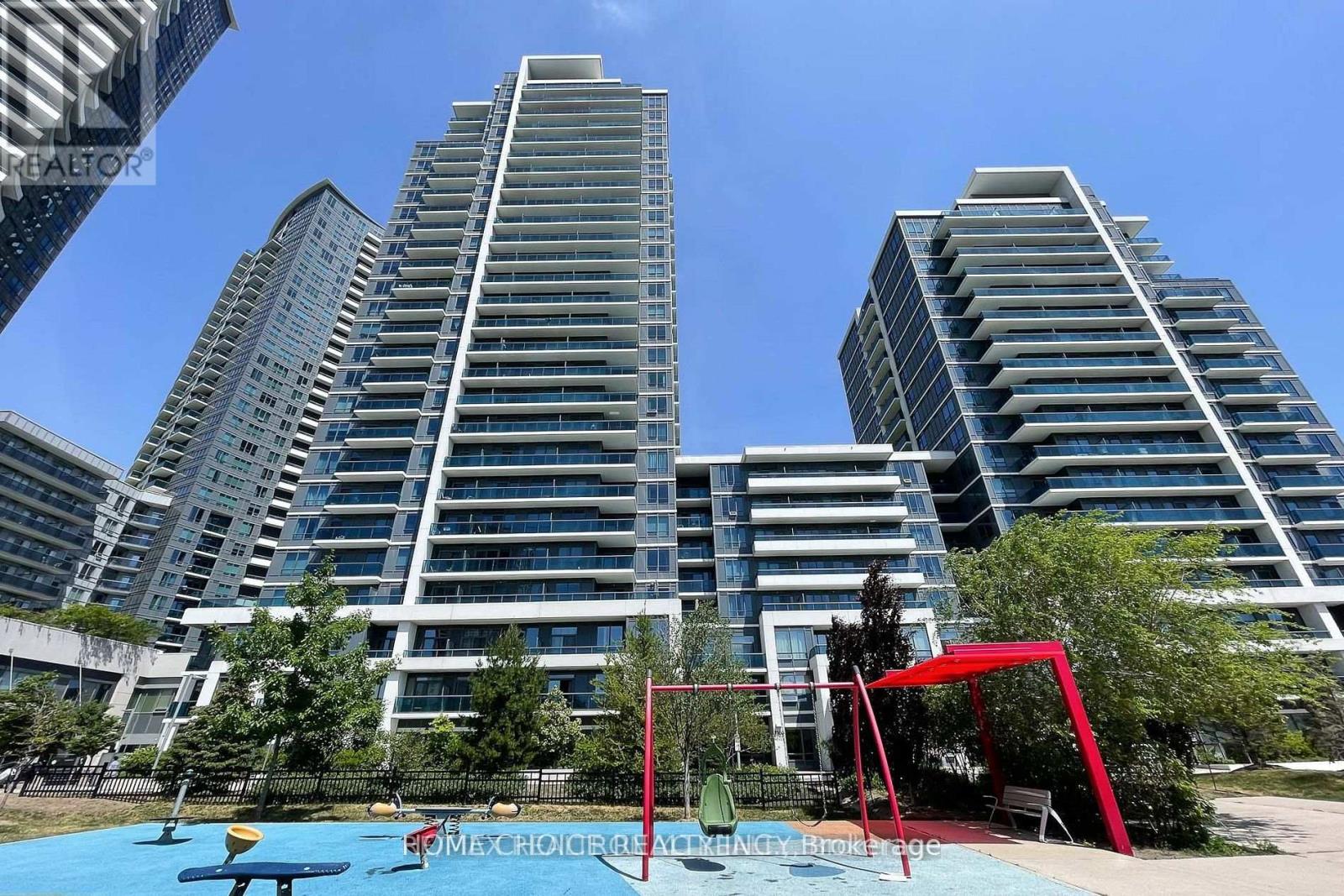 Apartment at PH103 - 7165 YONGE STREET, Markham (Grandview)