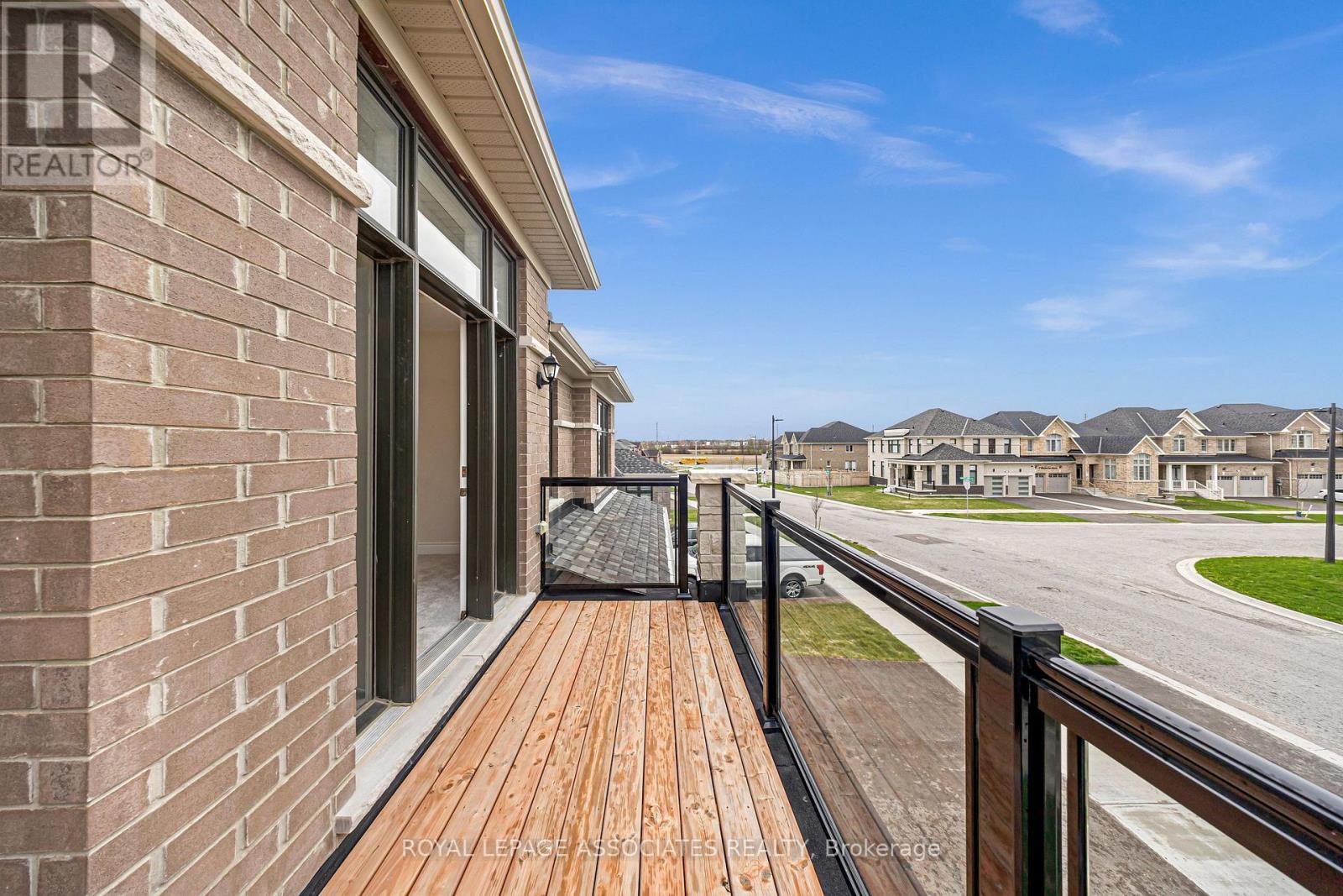 Detached at 21 JOHN DALLIMORE DRIVE, Georgina
