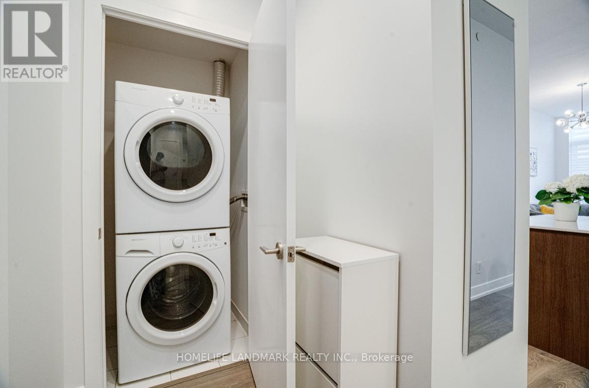 Apartment at 745 - 9471 YONGE STREET, Richmond Hill