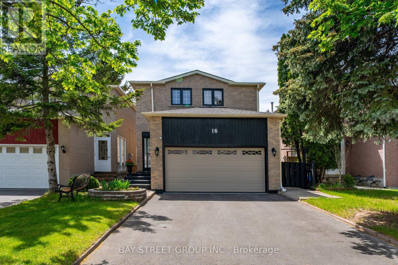 Detached at 16 CHASE COURT, Markham (Milliken Mills East)