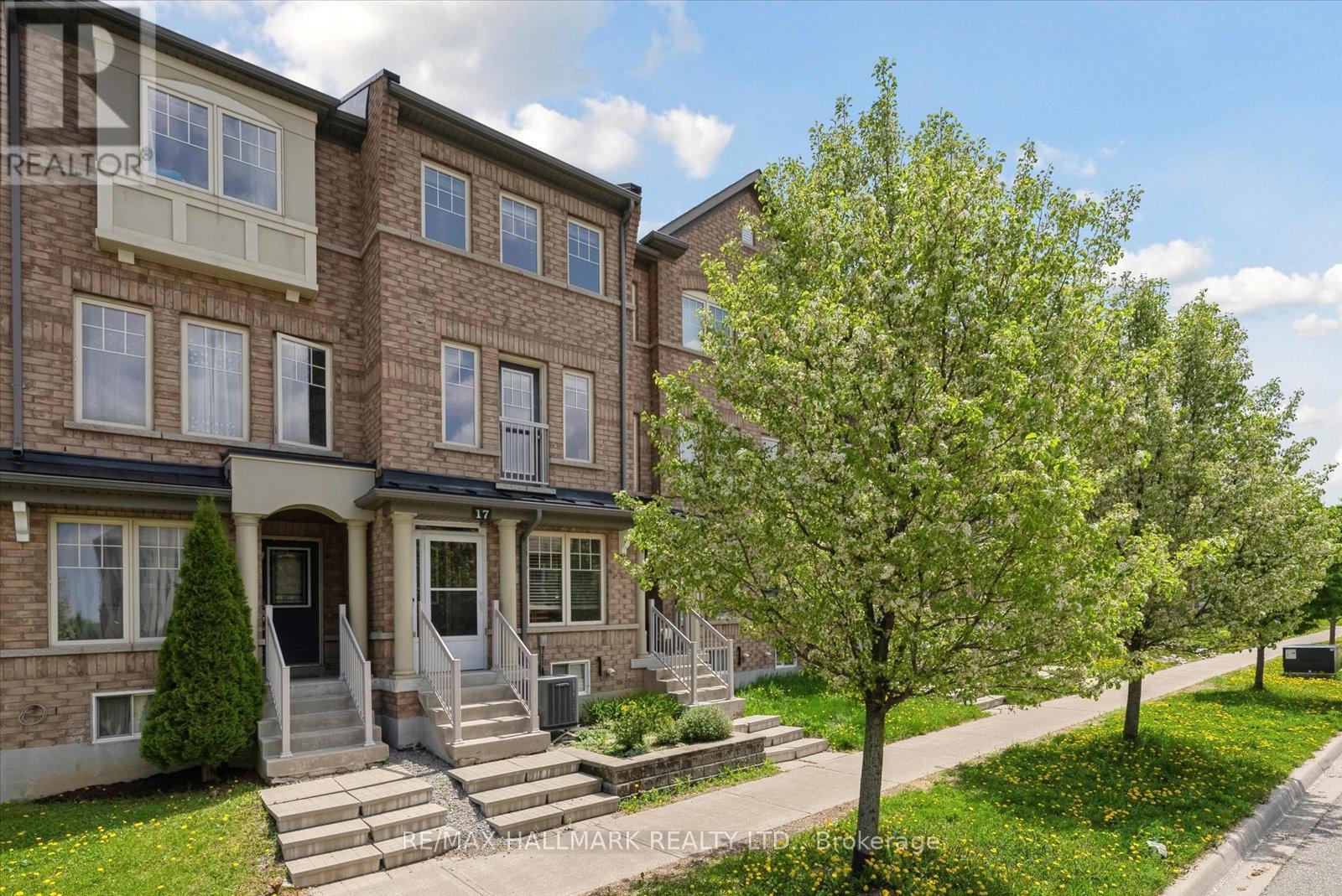 Townhouse at 17 VALLIERE DRIVE, Markham (Berczy)
