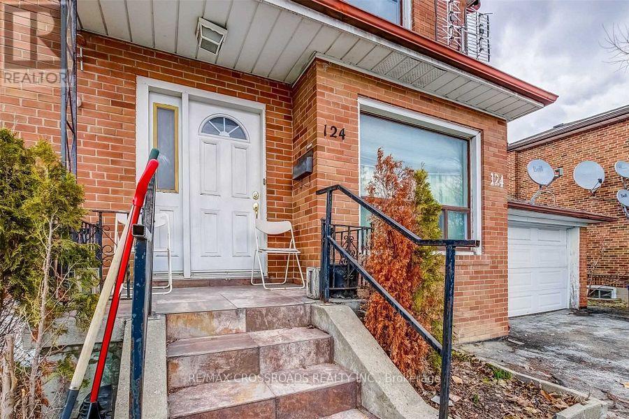 Detached at MAIN - 124 MAJOR MACKENZIE DRIVE E, Richmond Hill (Crosby)