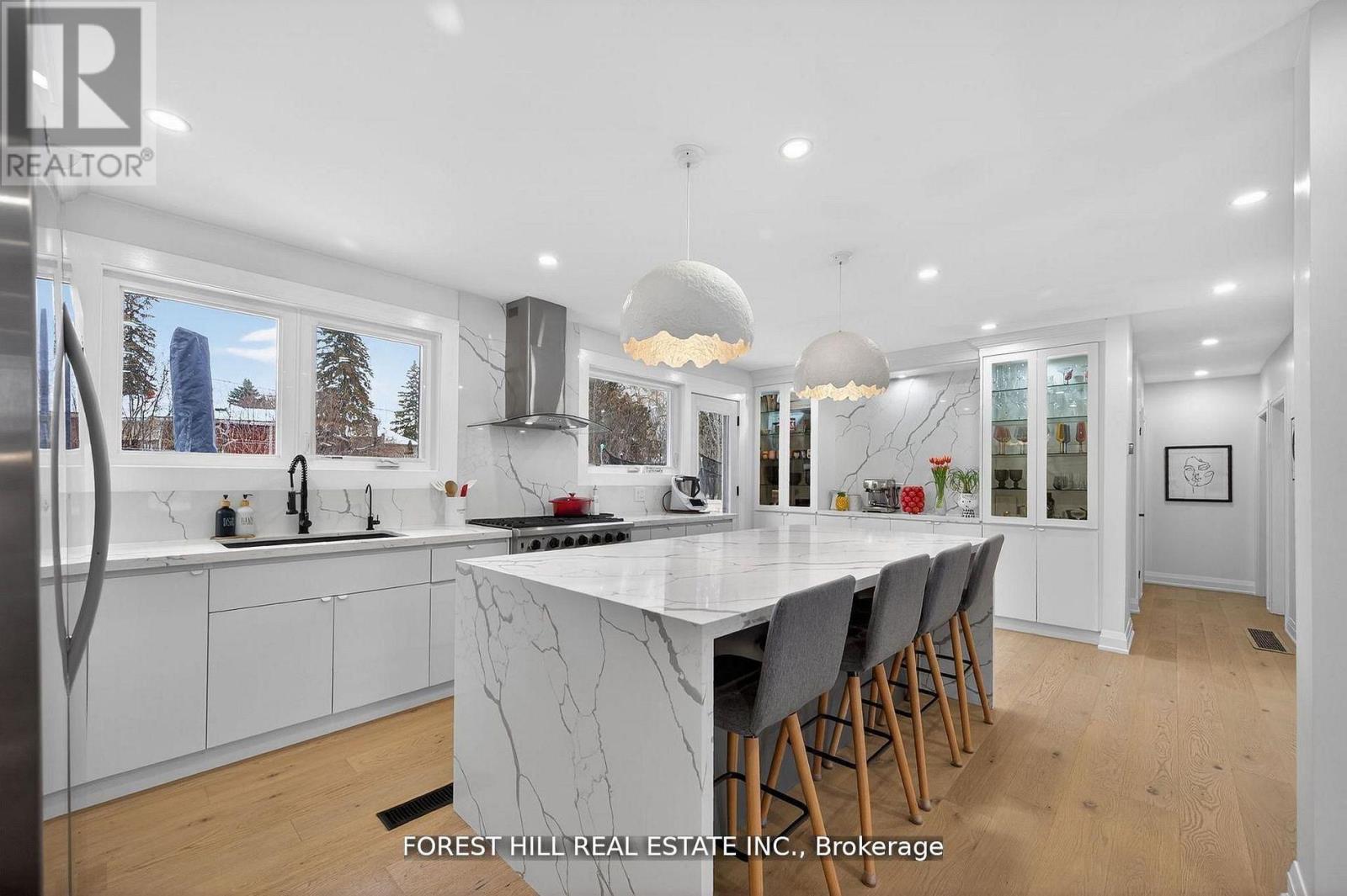 Detached at 4 HOLMAN CRESCENT, Aurora (Aurora Highlands)
