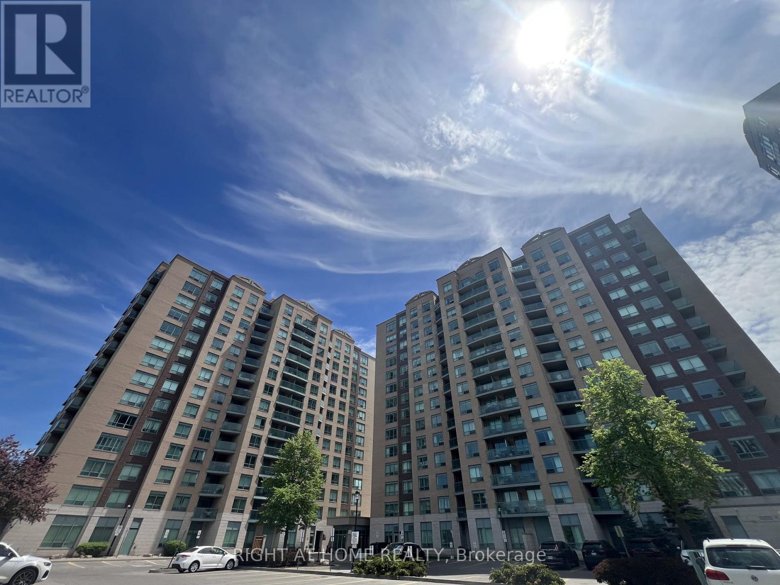 Apartment at 805 - 11 ONEIDA CRESCENT, Richmond Hill (Langstaff)