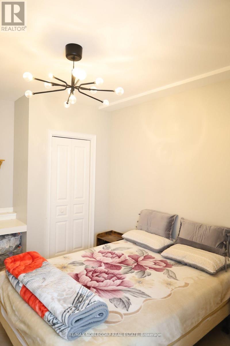 Detached at LOWER - 5 TWINBERRY CRESCENT, Vaughan