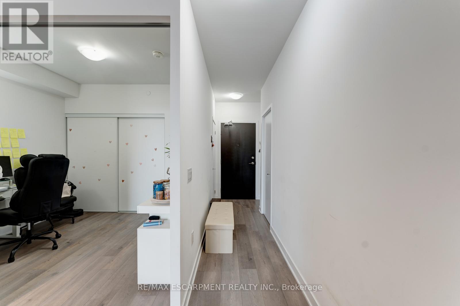 Apartment at 1120 - 10 HONEYCRISP CRESCENT, Vaughan
