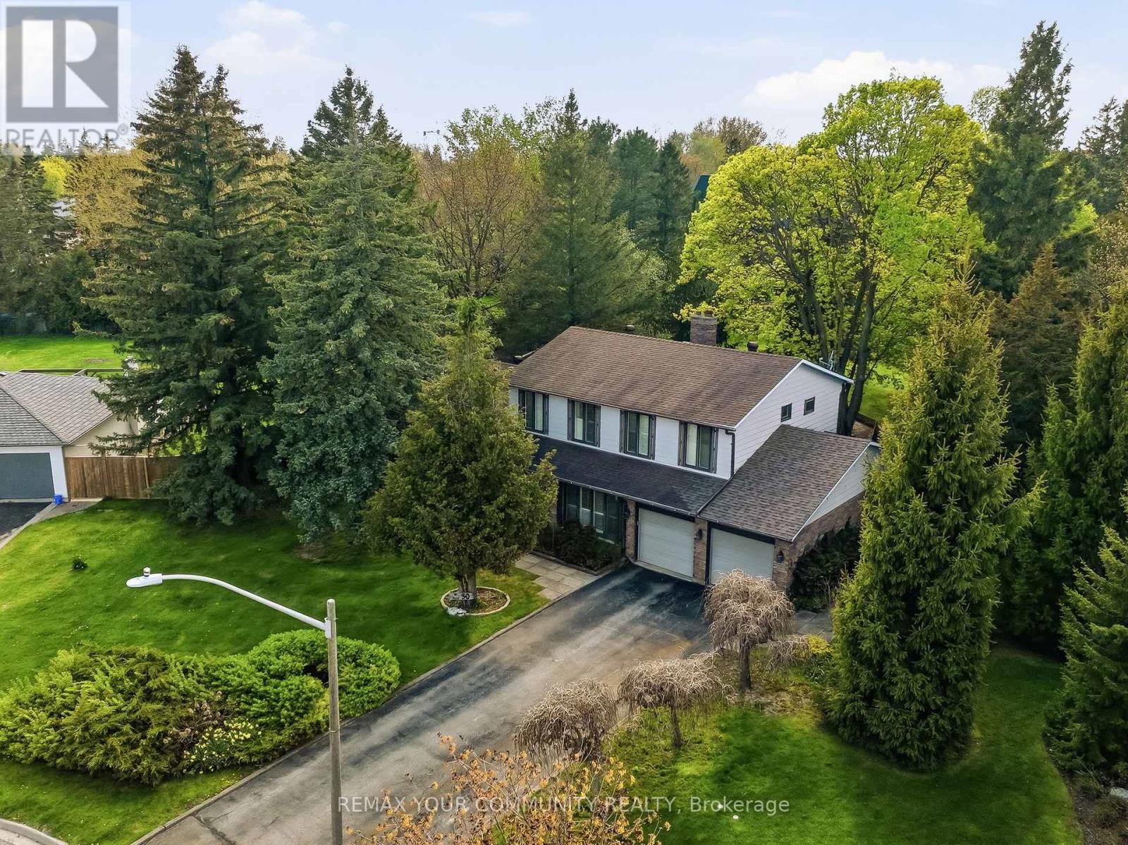 Detached at 30 CROSSLEY COURT, King (King City)