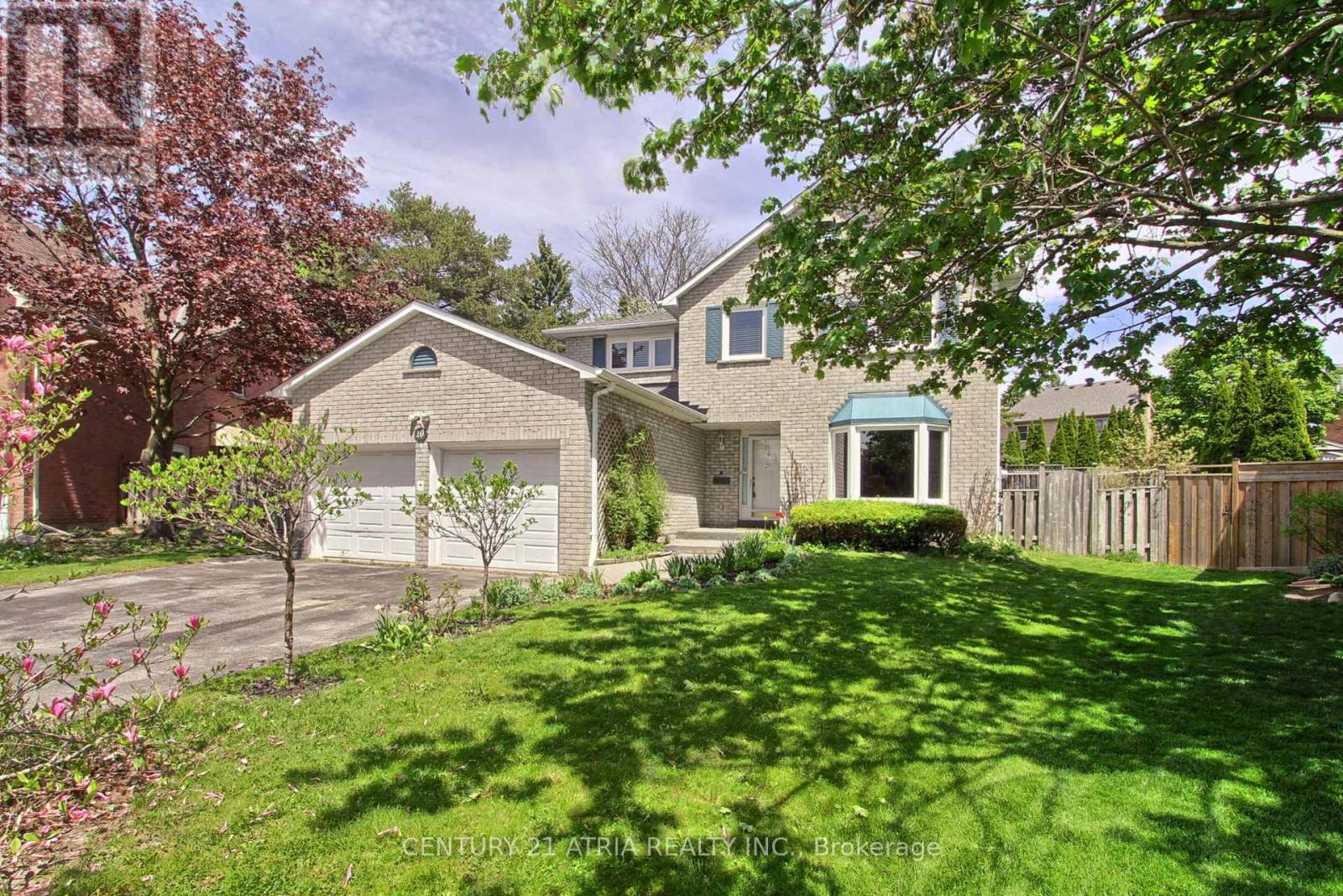 Detached at 10 LAURWOOD COURT, Aurora (Aurora Heights)