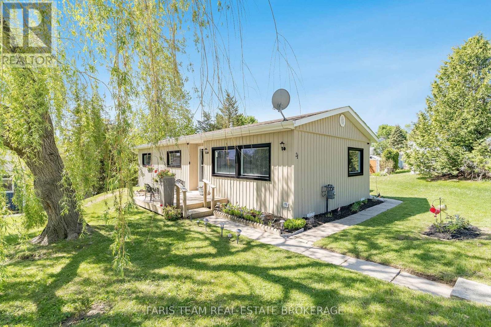 Detached at 21 HAWTHORNE DRIVE, Innisfil